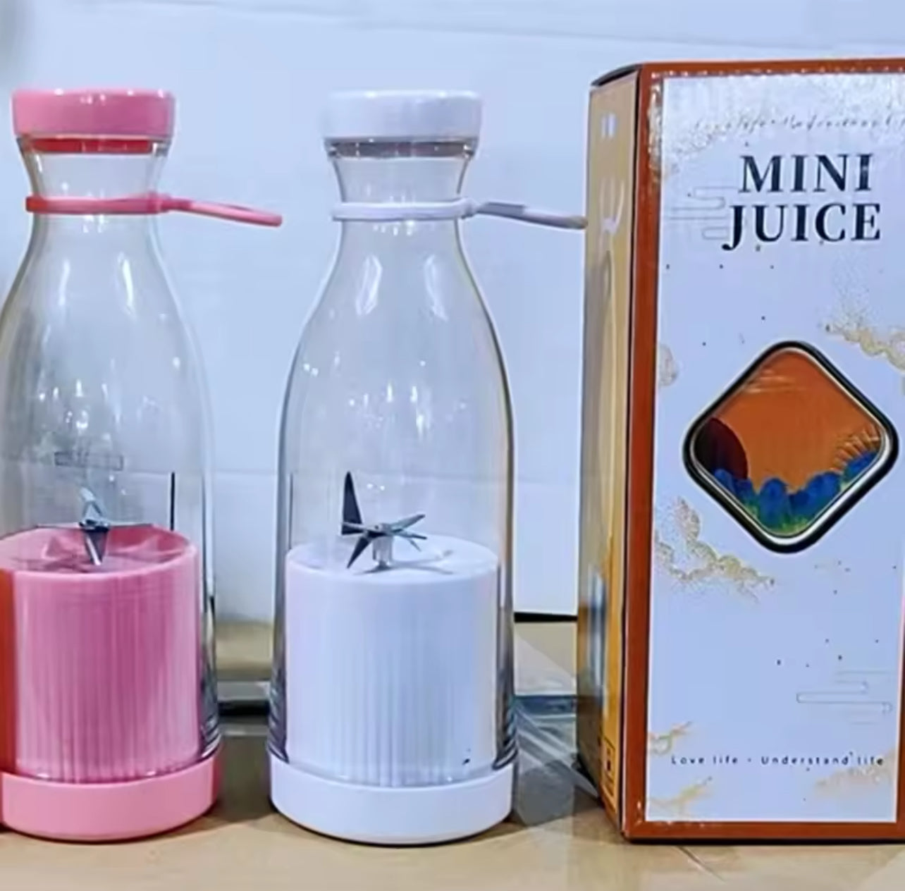 Blender pentru smoothie - suc sau shake, portabil si reincarcabil