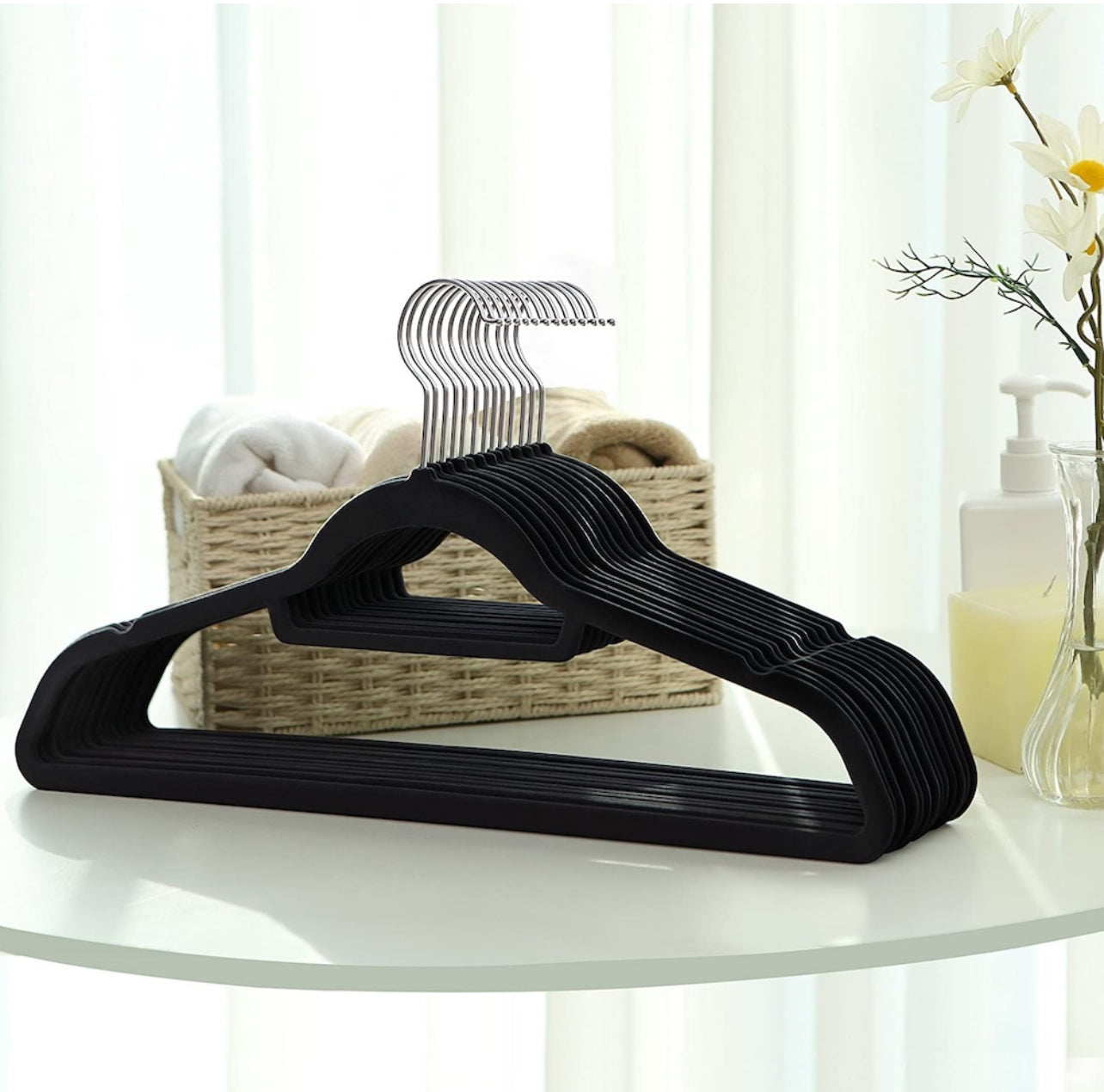 Set 10 umerase din catifea negre 44cm